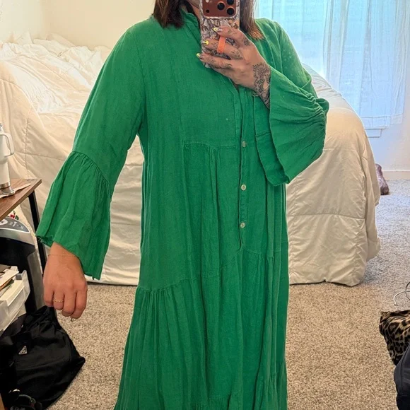 Green Tiered Button-Front Maxi Dress - Picture 2 of 9